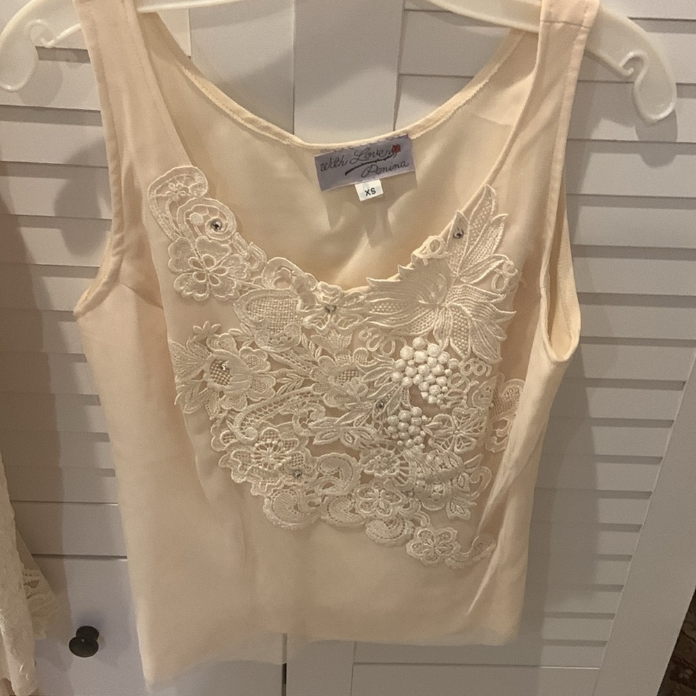 Beautiful Vintage, 3 piece Wedding Suite. - Picture 4 of 10